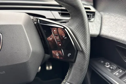 KW74FXD PEUGEOT 5008 1.2 HYBRID GT e-DSC6 Euro 6 (s/s) 5dr Thumbnail #42