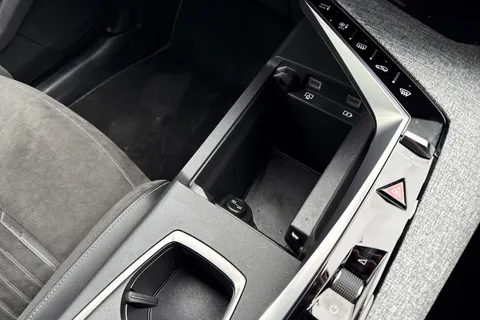 KW74FXD PEUGEOT 5008 1.2 HYBRID GT e-DSC6 Euro 6 (s/s) 5dr Thumbnail #60