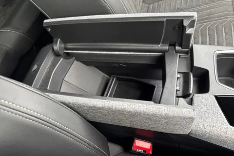 KW74FXD PEUGEOT 5008 1.2 HYBRID GT e-DSC6 Euro 6 (s/s) 5dr Thumbnail #62