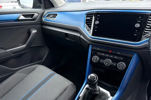 RK20WNT Volkswagen T-Roc 1.0 TSI Design Euro 6 (s/s) 5dr Thumbnail #20