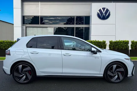 WJ25CGF Volkswagen Golf 2.0 TSI 265 GTI 5dr DSG | Heated Seats | Tilting Panoramic Sun Roof Thumbnail #3