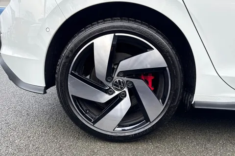 WJ25CGF Volkswagen Golf 2.0 TSI 265 GTI 5dr DSG | Heated Seats | Tilting Panoramic Sun Roof Thumbnail #11