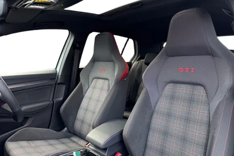 WJ25CGF Volkswagen Golf 2.0 TSI 265 GTI 5dr DSG | Heated Seats | Tilting Panoramic Sun Roof Thumbnail #16