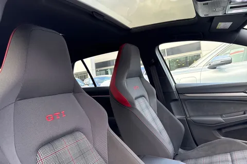 WJ25CGF Volkswagen Golf 2.0 TSI 265 GTI 5dr DSG | Heated Seats | Tilting Panoramic Sun Roof Thumbnail #24