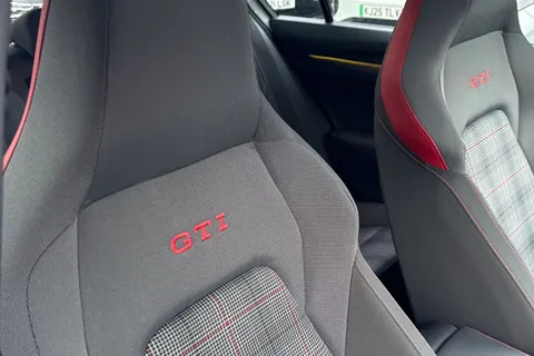 WJ25CGF Volkswagen Golf 2.0 TSI 265 GTI 5dr DSG | Heated Seats | Tilting Panoramic Sun Roof Thumbnail #37