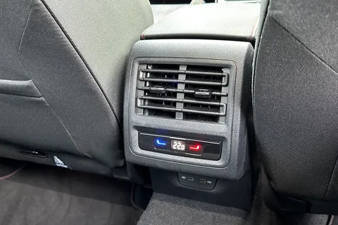 WJ25CGF Volkswagen Golf 2.0 TSI 265 GTI 5dr DSG | Heated Seats | Tilting Panoramic Sun Roof Thumbnail #39