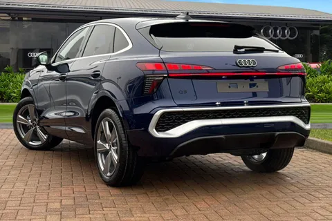  Audi Q3 1.5 TFSI S line Sportback S Tronic Euro 6 (s/s) 5dr Thumbnail #2