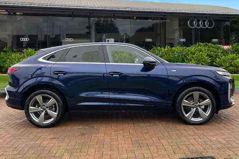  Audi Q3 1.5 TFSI S line Sportback S Tronic Euro 6 (s/s) 5dr Thumbnail #3