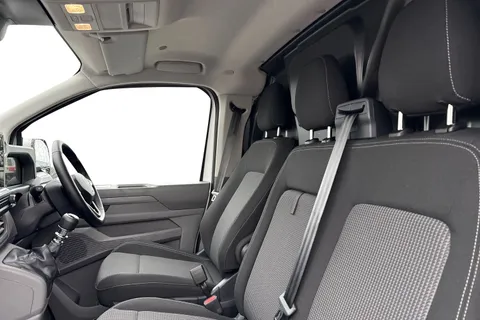 DE75GZZ Volkswagen Transporter 2.0 TDI 110 Commerce Pro Van Thumbnail #16