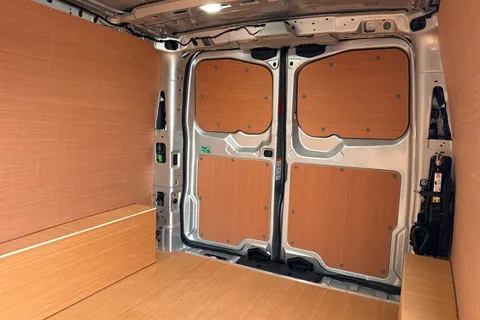 DE75GZZ Volkswagen Transporter 2.0 TDI 110 Commerce Pro Van Thumbnail #19