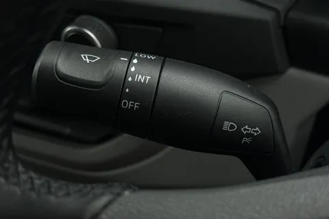 DE75GZZ Volkswagen Transporter 2.0 TDI 110 Commerce Pro Van Thumbnail #39