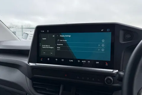 DE75GZZ Volkswagen Transporter 2.0 TDI 110 Commerce Pro Van Thumbnail #53