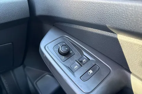 PF75AWM Volkswagen Caddy Cargo Commerce Plus SWB 102 PS 2.0 TDI 6sp Manual Thumbnail #20