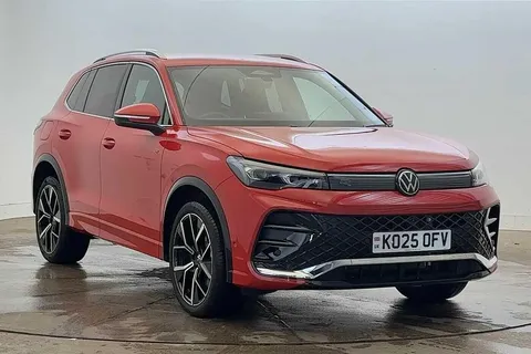 KO25OFV Volkswagen Tiguan 1.5 TSI 272 eHybrid R-Line 5dr DSG | Heated Seats | Rear Camera Thumbnail #1