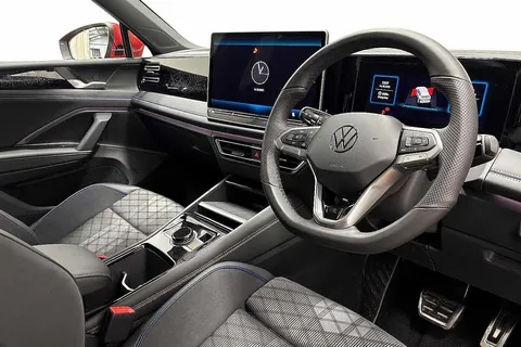 KO25OFV Volkswagen Tiguan 1.5 TSI 272 eHybrid R-Line 5dr DSG | Heated Seats | Rear Camera Thumbnail #7