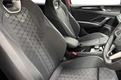 KO25OFV Volkswagen Tiguan 1.5 TSI 272 eHybrid R-Line 5dr DSG | Heated Seats | Rear Camera Thumbnail #11