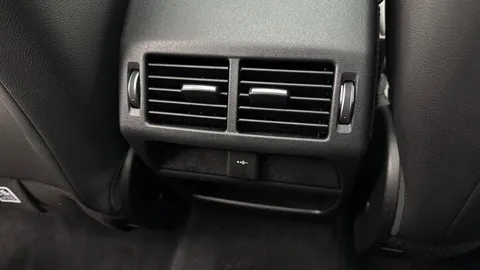 KO23BWG Land Rover Discovery Sport 1.5 P300e Urban Edition 5dr Thumbnail #18