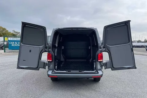 DG74YBR Volkswagen Transporter 2.0 TDI 110 Highline Van Thumbnail #9