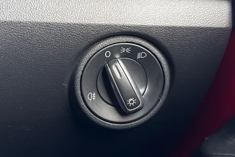 DG18YUT SEAT Mii 1.0 12v Design Mii Euro 6 5dr Thumbnail #32