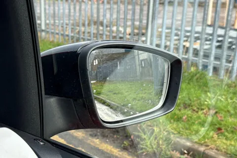 DG18YUT SEAT Mii 1.0 12v Design Mii Euro 6 5dr Thumbnail #33