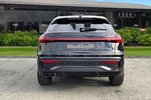  Audi Q5 2.0 TDI Edition 1 Sportback S Tronic quattro Euro 6 (s/s) 5dr Thumbnail #5