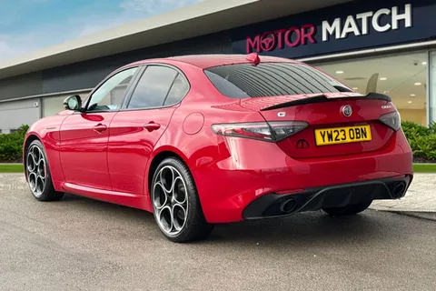 YW23OBN Alfa Romeo Giulia 2.0T Competizione Auto Euro 6 (s/s) 4dr Thumbnail #3