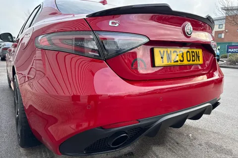 YW23OBN Alfa Romeo Giulia 2.0T Competizione Auto Euro 6 (s/s) 4dr Thumbnail #9