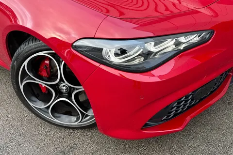 YW23OBN Alfa Romeo Giulia 2.0T Competizione Auto Euro 6 (s/s) 4dr Thumbnail #31