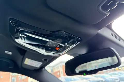 YW23OBN Alfa Romeo Giulia 2.0T Competizione Auto Euro 6 (s/s) 4dr Thumbnail #60