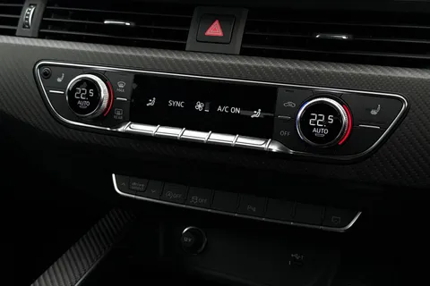 21 of 65 for Audi RS 4 RS 4 Avant edition 25 years 470 PS tiptronic