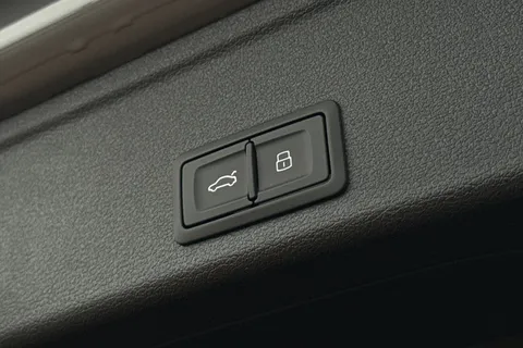 26 of 65 for Audi RS 4 RS 4 Avant edition 25 years 470 PS tiptronic