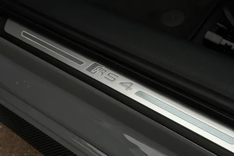 34 of 65 for Audi RS 4 RS 4 Avant edition 25 years 470 PS tiptronic