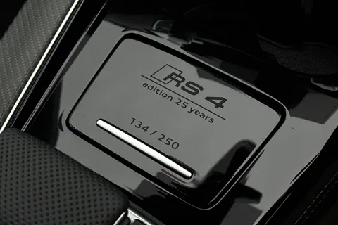 44 of 65 for Audi RS 4 RS 4 Avant edition 25 years 470 PS tiptronic