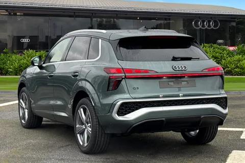  Audi Q3 2.0 TDI S line S Tronic Euro 6 (s/s) 5dr Thumbnail #3