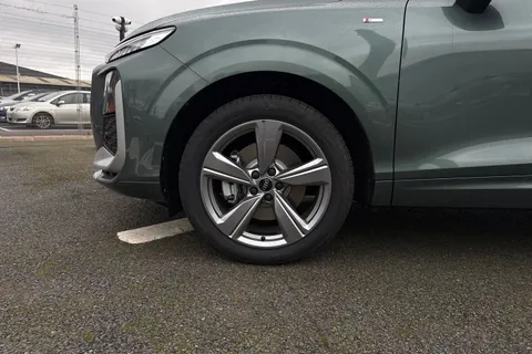  Audi Q3 2.0 TDI S line S Tronic Euro 6 (s/s) 5dr Thumbnail #11