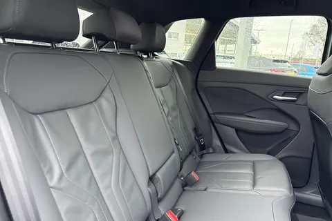  Audi Q3 2.0 TDI S line S Tronic Euro 6 (s/s) 5dr Thumbnail #19