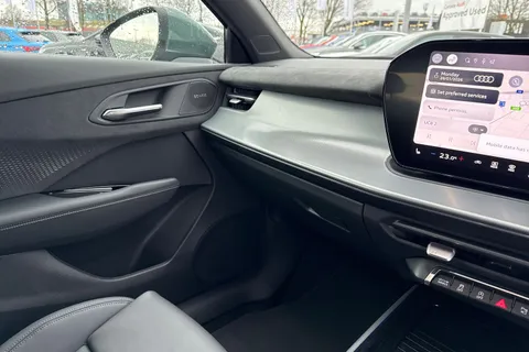  Audi Q3 2.0 TDI S line S Tronic Euro 6 (s/s) 5dr Thumbnail #20