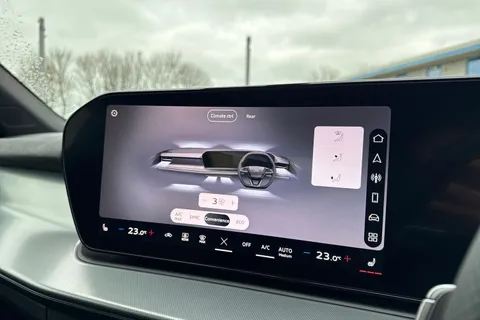  Audi Q3 2.0 TDI S line S Tronic Euro 6 (s/s) 5dr Thumbnail #22