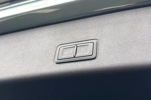  Audi Q3 2.0 TDI S line S Tronic Euro 6 (s/s) 5dr Thumbnail #37