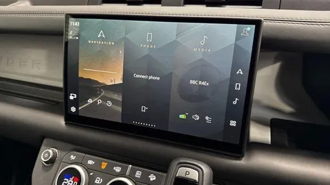 KT74AVZ Land Rover Defender 110 2.0 P300e X-Dynamic HSE 5dr Thumbnail #12