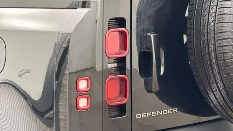 KT74AVZ Land Rover Defender 110 2.0 P300e X-Dynamic HSE 5dr Thumbnail #19