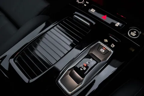 KS74VLP Audi Q6 E-Tron 100kWh Sport Auto quattro 5dr Thumbnail #22