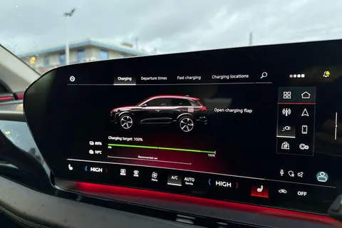 KS74VLP Audi Q6 E-Tron 100kWh Sport Auto quattro 5dr Thumbnail #32