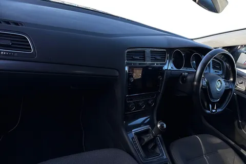 PF69VVK Volkswagen Golf 1.5 TSI EVO Match Edition Euro 6 (s/s) 5dr Thumbnail #16