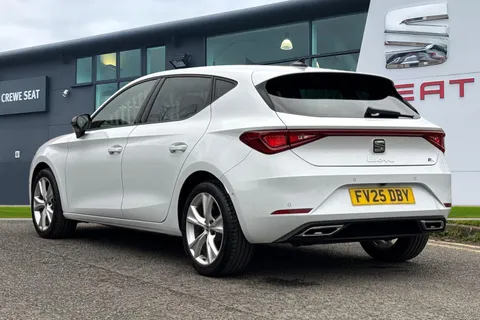 FV25DBY SEAT Leon 1.5 eTSI MHEV FR DSG Euro 6 (s/s) 5dr Thumbnail #3