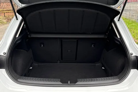 FV25DBY SEAT Leon 1.5 eTSI MHEV FR DSG Euro 6 (s/s) 5dr Thumbnail #8