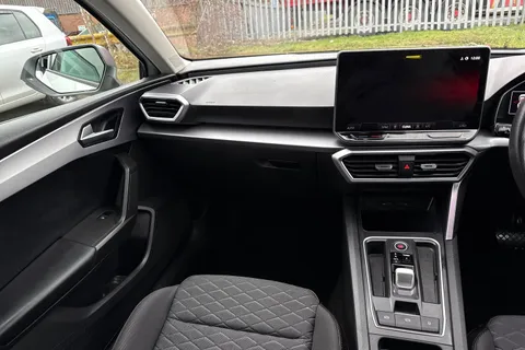 FV25DBY SEAT Leon 1.5 eTSI MHEV FR DSG Euro 6 (s/s) 5dr Thumbnail #21