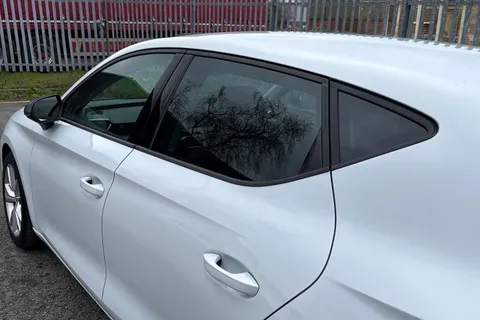 FV25DBY SEAT Leon 1.5 eTSI MHEV FR DSG Euro 6 (s/s) 5dr Thumbnail #26