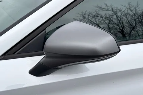 FV25DBY SEAT Leon 1.5 eTSI MHEV FR DSG Euro 6 (s/s) 5dr Thumbnail #33