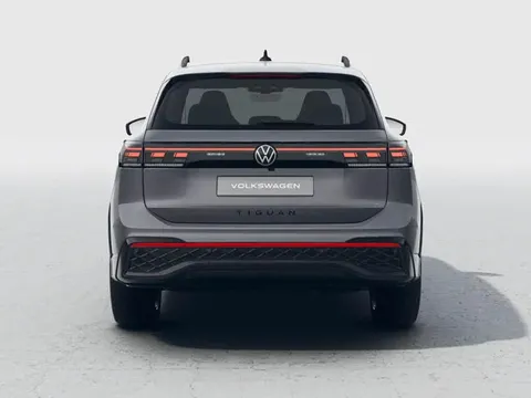  Volkswagen Tiguan 2.0 TSI Black Edition DSG 4Motion Euro 6 (s/s) 5dr Thumbnail #4